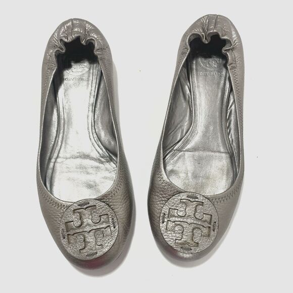 Tory Burch Reva Upper Leather Flats for Women for sale | eBay Tory Burch Silver Pebble Leather Logo Metallic Flats | US Size 9.5  Womens